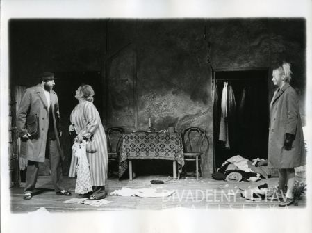 Peter Šimun (Arthur), Zita Furková (Žena), Anna Šišková (Vnučka)
