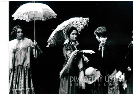 Zora Kolinská (Agafia Tichonovna), Dobroslava Nováková (Arina Pantelejmonovna), Stano Dančiak (Kočkarev)