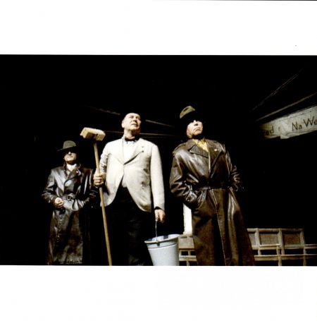 Michal Dočolomanský (Druhý nenápadný), Leopold Haverl (Karl Bockerer), Oldo Hlaváček (Prvý nenápadný)
