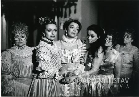 Eva Hlaváčová (Anfusa), Eva Pavlíková (Oľga), Daniela Kuffelová (Máša), Zuzana Moravcová (Irina), Eva Večerová (Anfusa), Adela Gáborová (Anfusa)
