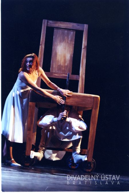 Daniela Kuffelová (Agnes), Marek Majeský (Dôstojník)