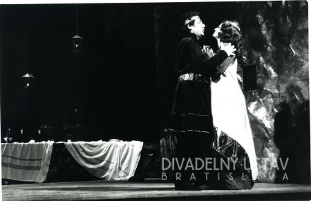 Gurgen Ovsepian (Aroldo), Mária Tomanová (Mina)