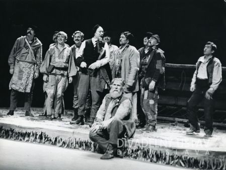Jozef Adamovič (Pavol), Michal Dočolomanský (Peter), Dušan Tarageľ (Abrahámko), Juraj Slezáček (Ilijko), Leopold Haverl (Kantor Cyro), Štefan Kvietik (Jarmo), František Dibarbora (Materinadúška), Ivan Rajniak (Abrahám Šidlo), Karol Machata (Sváko Abrahám Kvákykváč), Jozef Kroner (Matej Nič), Oldo Hlaváček (Kohútik)