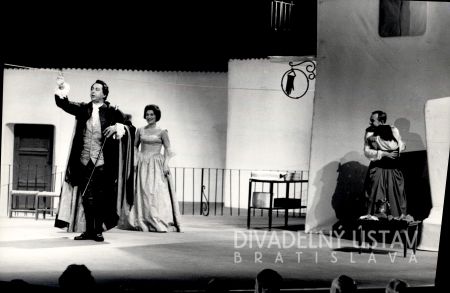 František Zvarík (Barón del Cedro), Oľga Sýkorová (Pani Geltruda), Karol Machata (Crespino), Viera Topinková (Giannina)