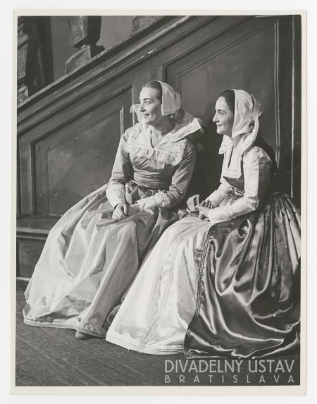 Mária Prechovská (Pani Pageová), Mária Bancíková (Pani Fordová)