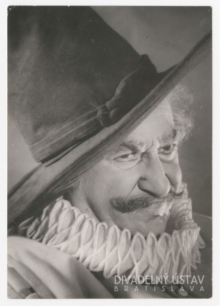 Andrej Bagar (Sir John Falstaff)