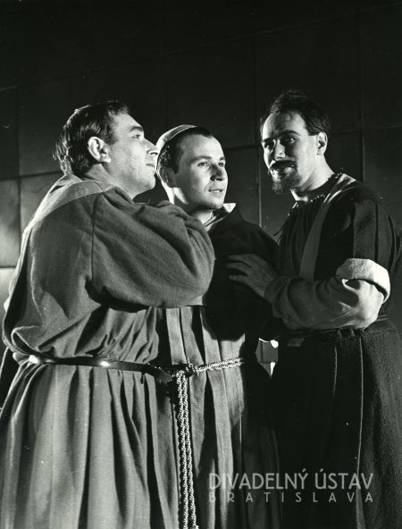 Ctibor Filčík (Andrea Sarti), Anton Mrvečka (Malý mních), Elo Romančík (Federzoni)